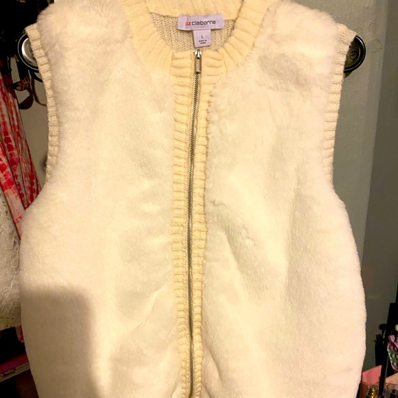 Liz Claiborne Tops - NWOT Liz Claiborne Womans High Neck Sweater Vest